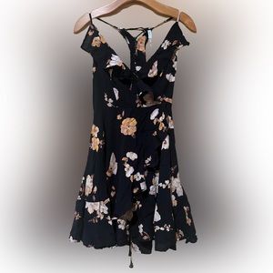 Kimchi Blue Sabina Ruffle Wrap Dress(Urban Outfitters)